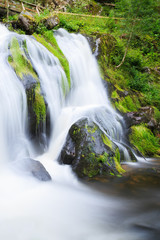 Fototapeta premium Wasserfall in Triberg im Schwarzwald Wasserfälle 