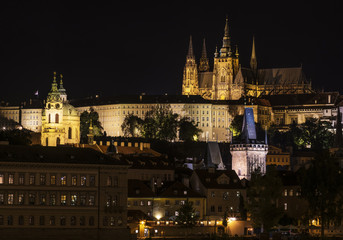 Fototapeta na wymiar Prague castle and Vltava river bank
