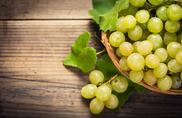Fototapeta Fresh grapes in the basket obraz