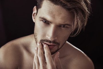 Naklejka premium Closeup portrait of a handsome man