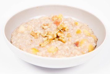 Porridge with apple and walnuts