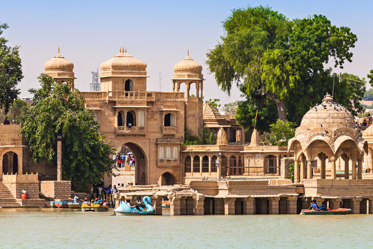 Gadsisar (Gadisagar) lake
