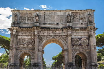 Fototapeta na wymiar Arch of Constantine in sunny holidays with blue sky