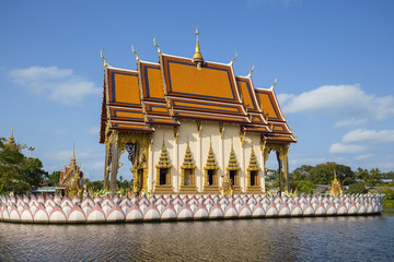 Fototapeta na wymiar Buddhist temple in island koh Samui, Thailand.