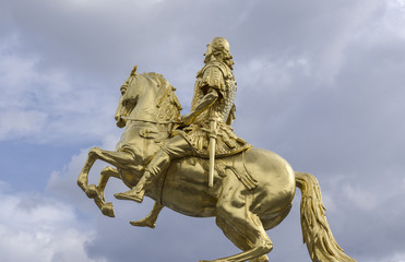 Obraz premium Goldener Reiter, the statue of August the Strong in Dresden, Saxony, Germany