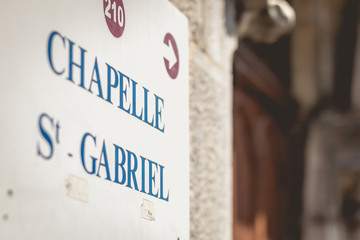 sign indicates the direction of the chapel Saint GABRIEL