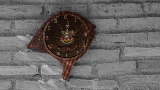 Rel&oacute;gio no formato do mapa do Rio Grande do Sul - A Semana Farroupilha est&aacute; chegando