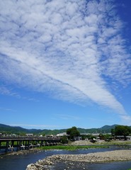 京都の嵐山　保津川(桂川)に架かる渡月橋と河原の風景