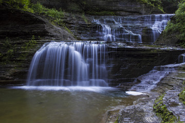 Obraz premium Buttermilk Falls Waterfall in Ithaca, New York – Long Exposure