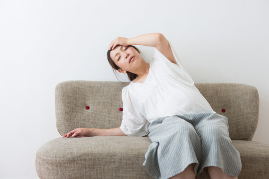 倒れる妊婦さん
