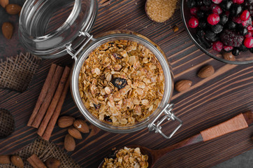 Baked granola with berries