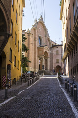BOLOGNA, ITALIA - LUGLIO 23, 2017: Chiesa di San Giovanni in Monte - Emilia Romagna