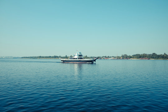 Volga ship transportation