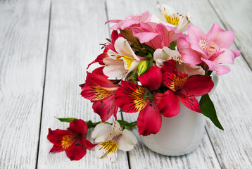 beautiful bouquet of pink alstroemeria