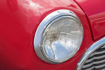 車のヘッドライト　Car rounded cute headlights