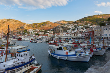 Fototapeta na wymiar view of harbor of Hydra island