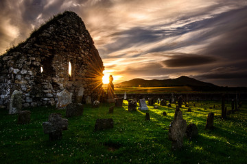 Last Ray of Sun at Sunset on Kilwirra Church - Templetown, Dundalk, County Louth, Ireland, Europe - obrazy, fototapety, plakaty