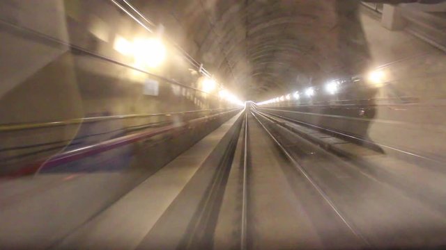 Tunnel linea 5 di Milano metropolitana time lapse