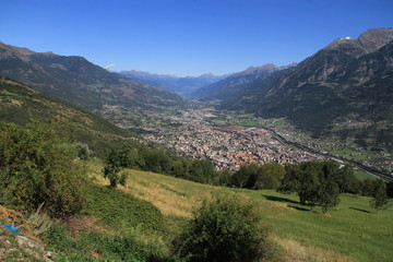 Fototapeta na wymiar vue générale d'Aoste, Italie