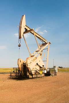 Oil Derrick Pump Jack Fracking Energy Production
