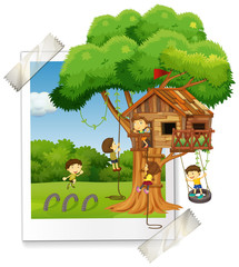 Obraz na płótnie Canvas Many children playing in treehouse