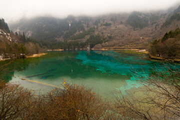 Fototapeta na wymiar Lake Jiuzhaigou park