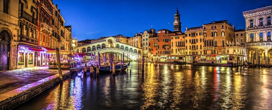 Italy beauty, late evening view to famous canal bridge Rialto in Venice , Venezia © radko68