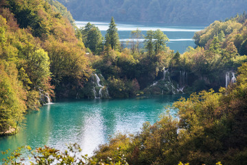Fototapeta na wymiar Plitvice lakes and waterfalls in autumn