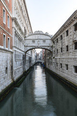 Fototapeta na wymiar Ponte dei Sospiri a Venezia