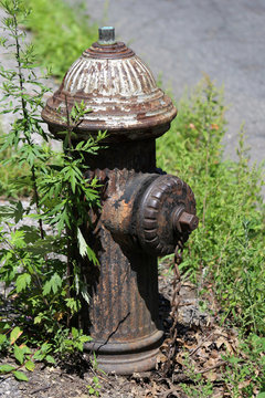 Old rusty fire hydrant in New York City