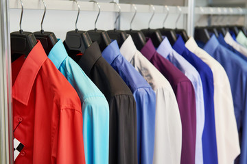 Obraz premium Men's shirts in clothing store