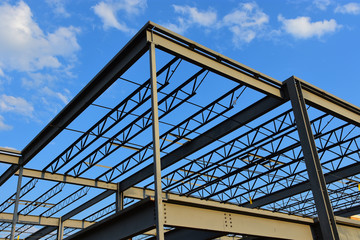 Fototapeta na wymiar Steel frame commercial building under construction.