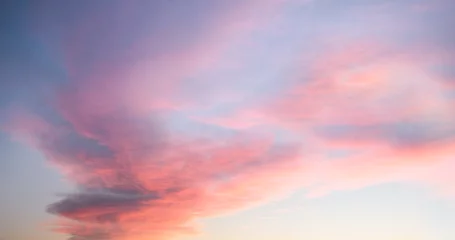 Poster Im Rahmen Wunderschöner pastellfarbener bewölkter Sonnenuntergang © AARTI