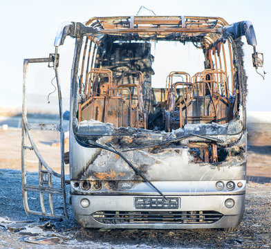 Unfall - ausgebrannter Reisebus 