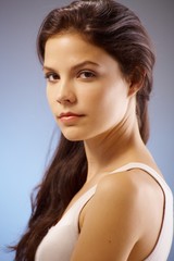Naklejka premium Portrait of beautiful young woman
