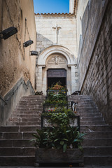Fototapeta na wymiar Escaliers vers la Chapelle