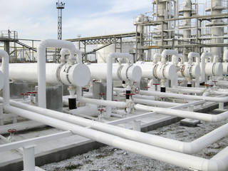 Heat exchangers in a refinery