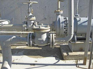 Latch on the pipeline