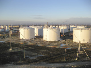 Storage tanks for petroleum products