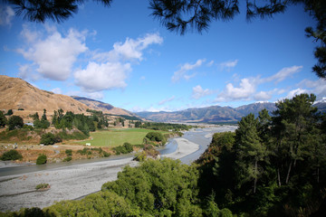 Fototapeta na wymiar The Waiau River, running through a dry valley in North Canterbury, New Zealand
