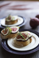 無花果のオープンサンド