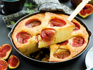 Pie with figs.