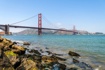 Fototapeta premium golden gate bridge on sunny day, california