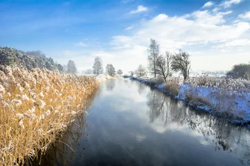 Crédence de cuisine en verre imprimé Hiver Landscape of river in spring thaws or in late winter