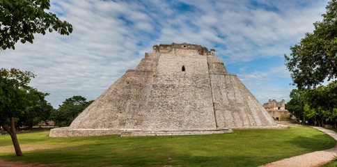 Fototapeta na wymiar The piramyd of the wizard at the Uxmal archaeological site, Yucatan, Mexico.