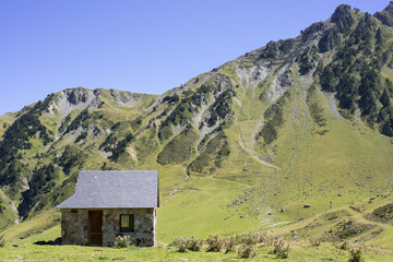 maisonnette dans la montagne