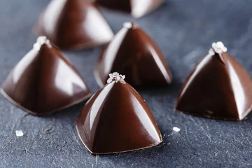 Photo sur Aluminium Bonbons Luxury pyramid shaped chocolate candy