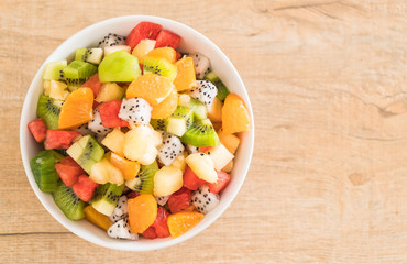 mix sliced fruits