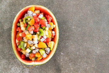 mix sliced fruits