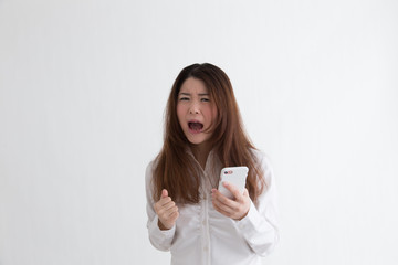 白シャツの女性・白バック